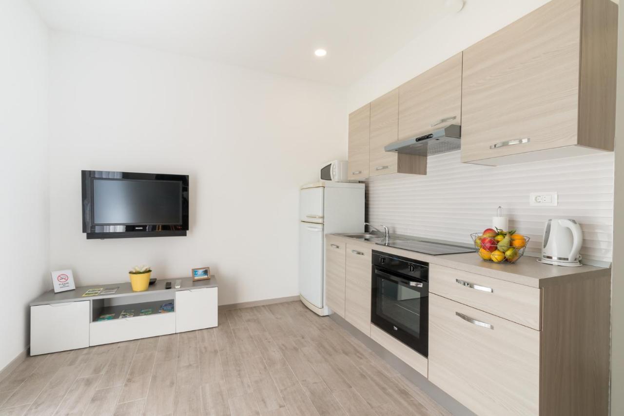 Apartments Lusani สปลิท ภายนอก รูปภาพ