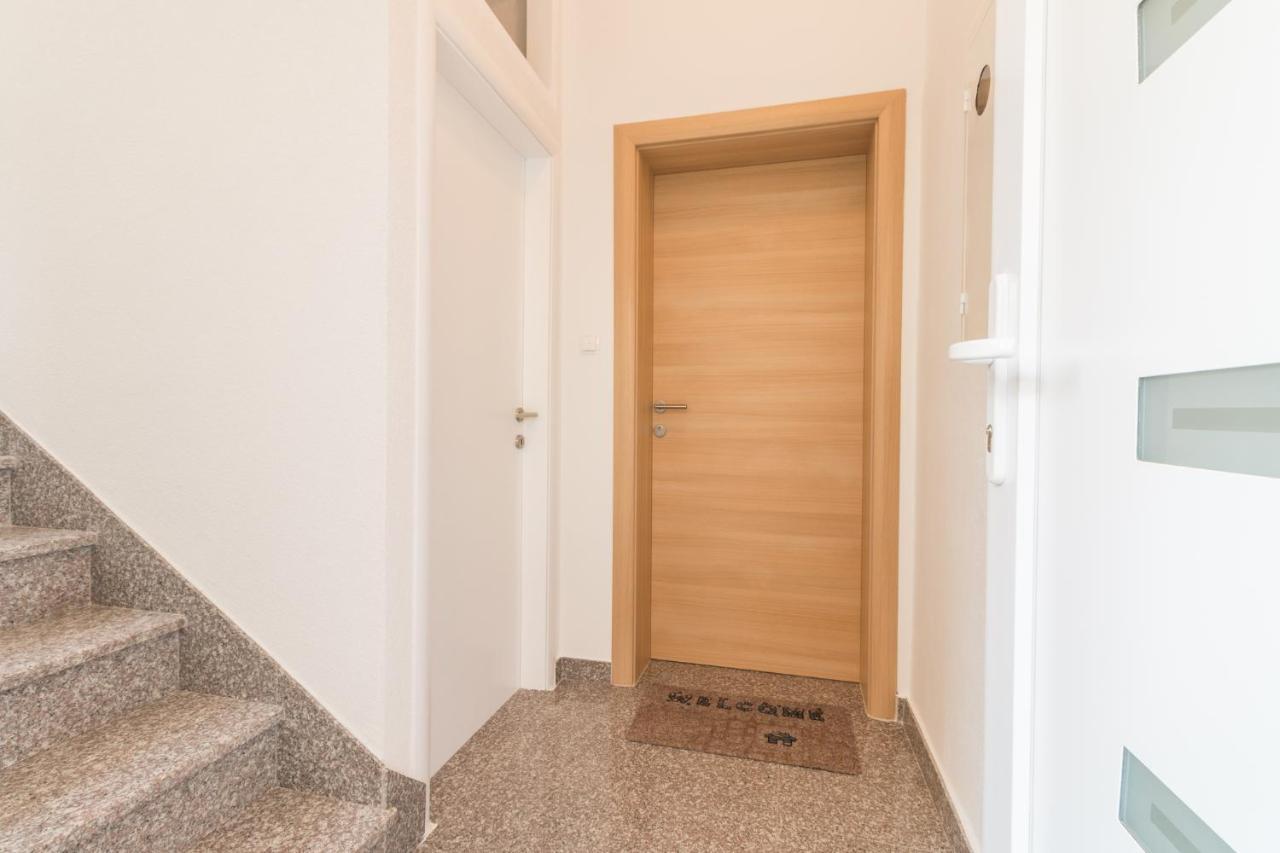 Apartments Lusani สปลิท ภายนอก รูปภาพ