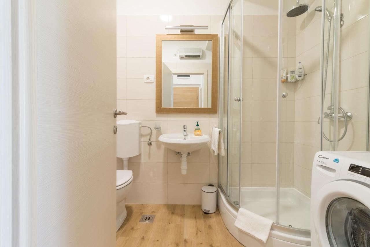 Apartments Lusani สปลิท ภายนอก รูปภาพ