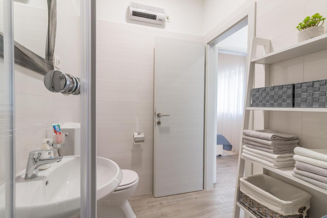 Apartments Lusani สปลิท ภายนอก รูปภาพ