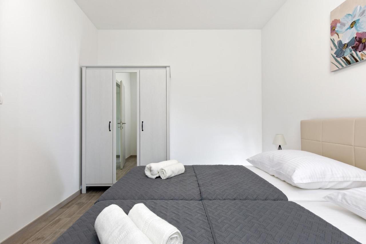 Apartments Lusani สปลิท ภายนอก รูปภาพ