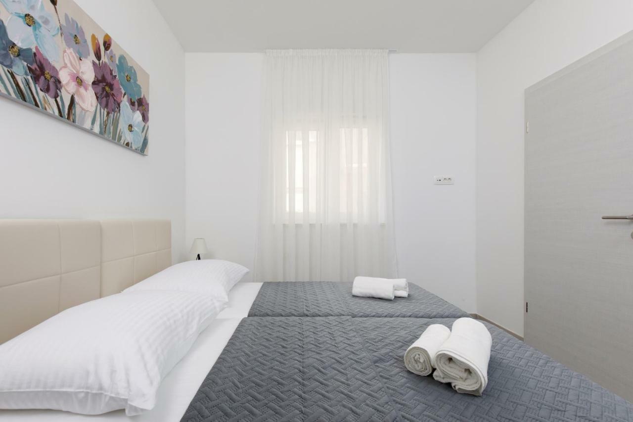 Apartments Lusani สปลิท ภายนอก รูปภาพ