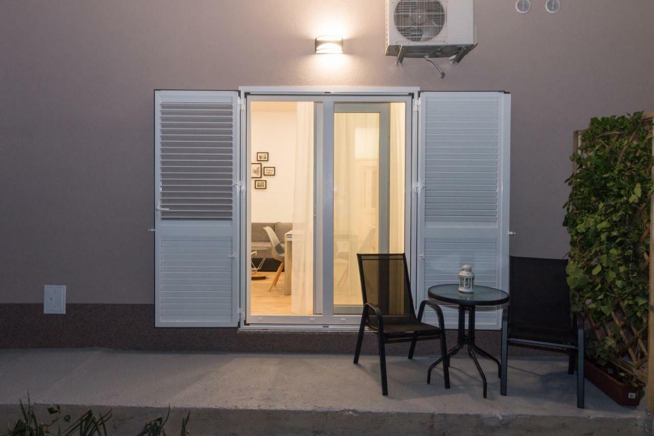 Apartments Lusani สปลิท ภายนอก รูปภาพ